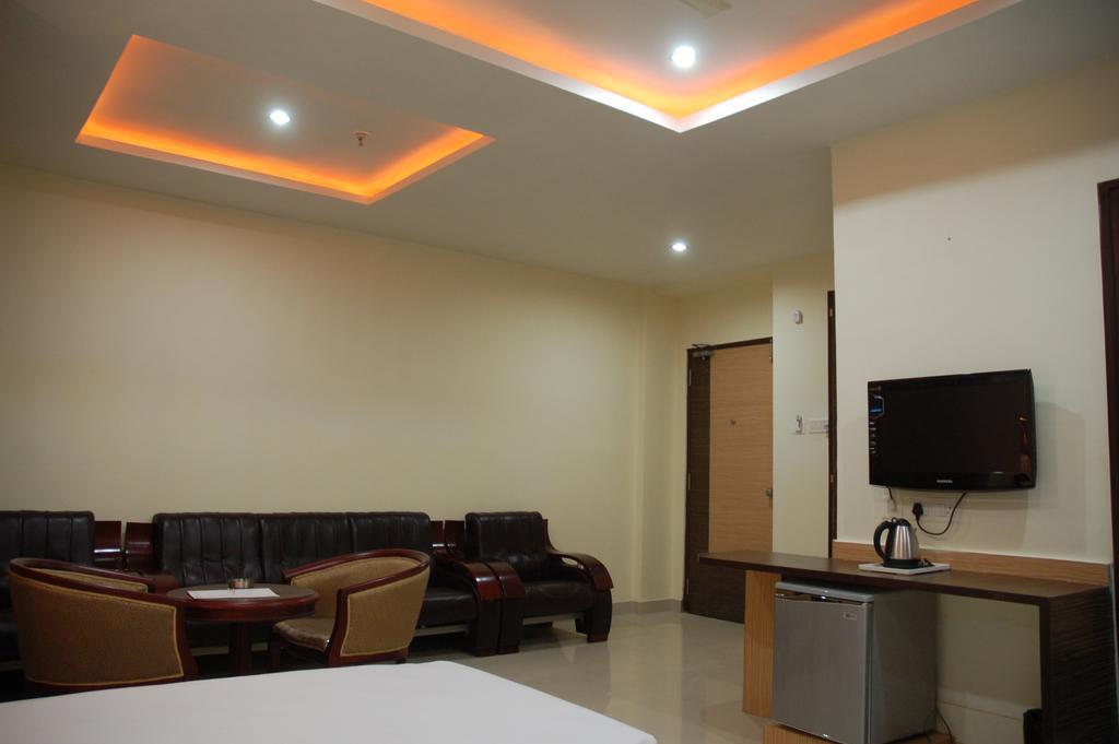 Hotel Sitara Royal Hyderabad Exterior photo