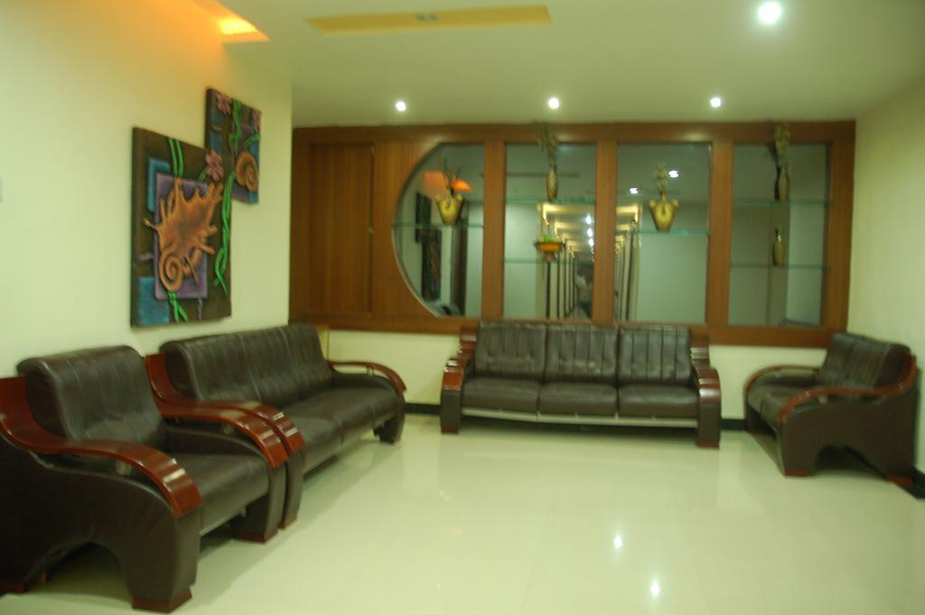 Hotel Sitara Royal Hyderabad Room photo