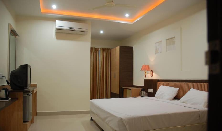 Hotel Sitara Royal Hyderabad Exterior photo